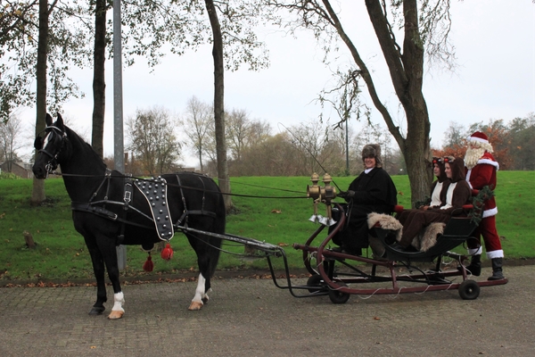 Arrenslede Winterkledij Kerstman Rendieren 1