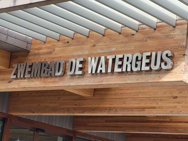 Zwembas Watergeus bord