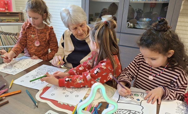 Kleuters Waterlelie op bezoek bij de Rozentuin