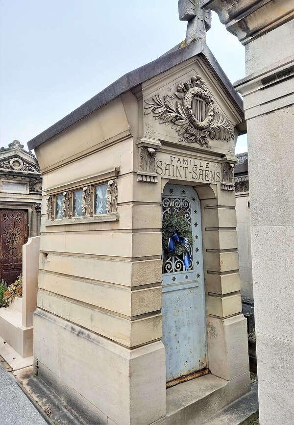 1024px Paris Cimitière Montparnasse Grab Camille Saint Saens wikipedia