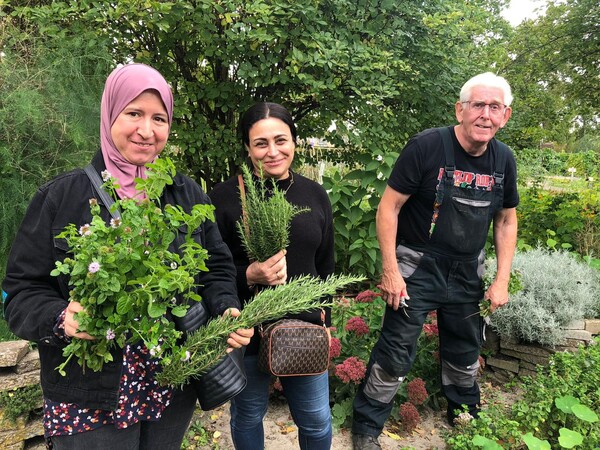 Proef de wijktuin op Burendag foto Stichting Piëzo
