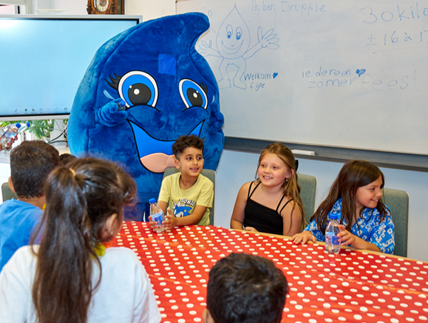 Waterfeest voor kinderen in Buytenwegh fotograaf Leon Koppenol