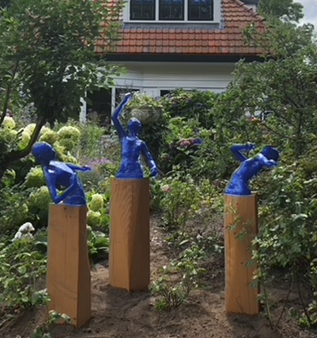 3 beelden in blauw klein