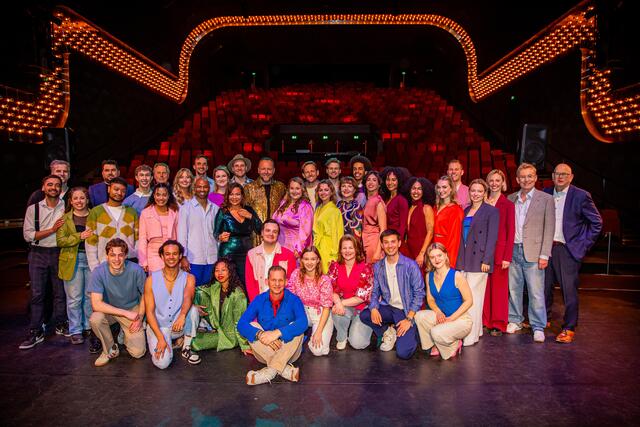 Foto van de volledige cast van Hairpsray, gemaakt door Wesley de Wit