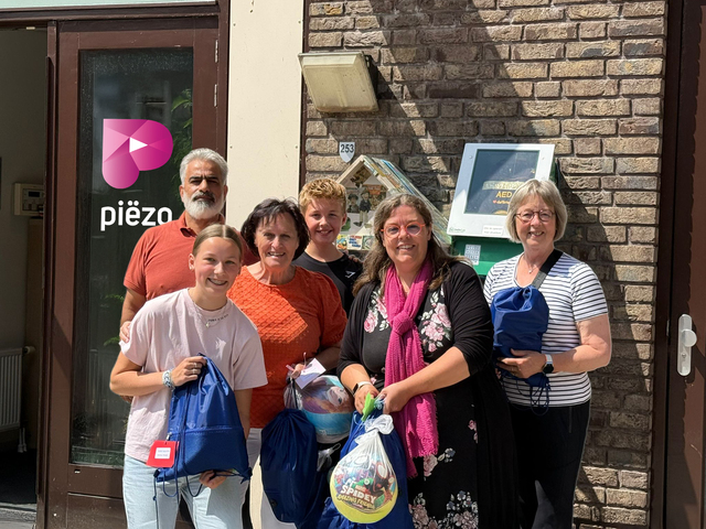 Ichtuskerk doneert vakantietassen aan Piëzo foto Stichting Piëzo
