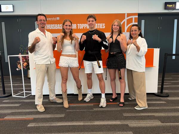 DHM zwarte band