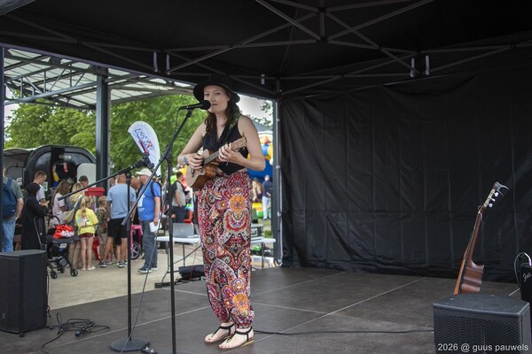 Eerste ParkFest Nicolaasplein trekt bezoekers naar het Dorp