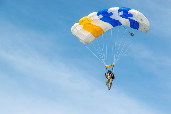 parachutist pixabay