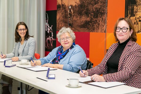 Ondertekening IOK IKC Seghwaert