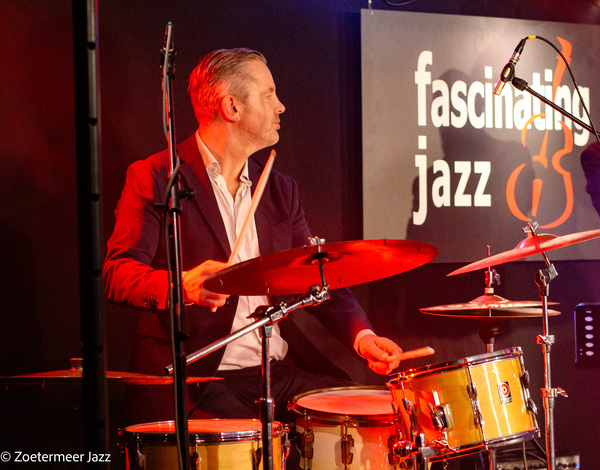 Zm Jazz E v Erkelens
