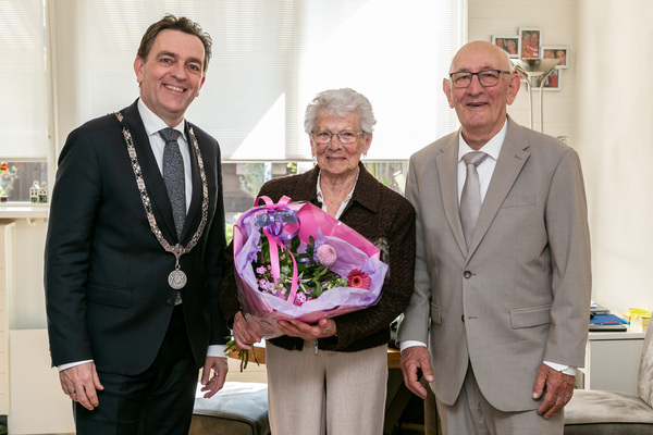 65 jarig bruidspaar Bezem 006