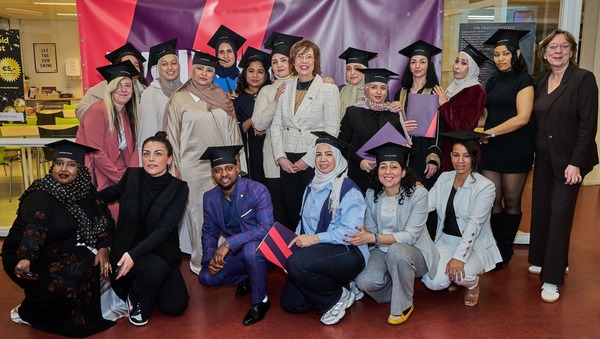 Feestelijke diplomering voor deelnemers Piëzo fotograaf Leon Koppenol