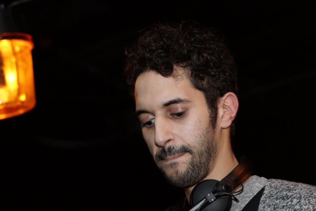 Achmed Akkabi draait op ONC Clauslaan